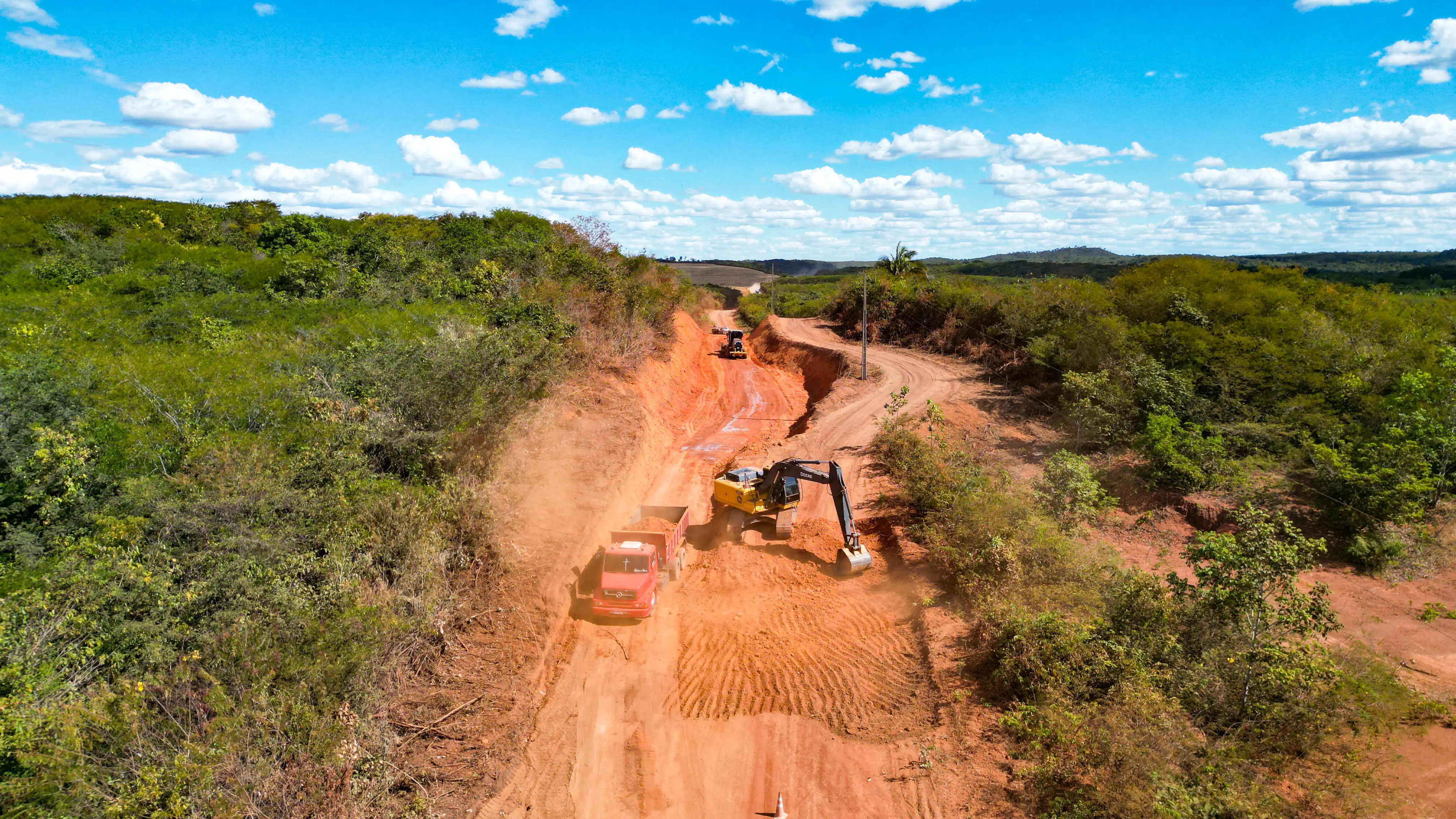 Foto 3 – Prefeitura de Matões conecta comunidades com a recuperação da estrada Santa Luzia–Zumbi