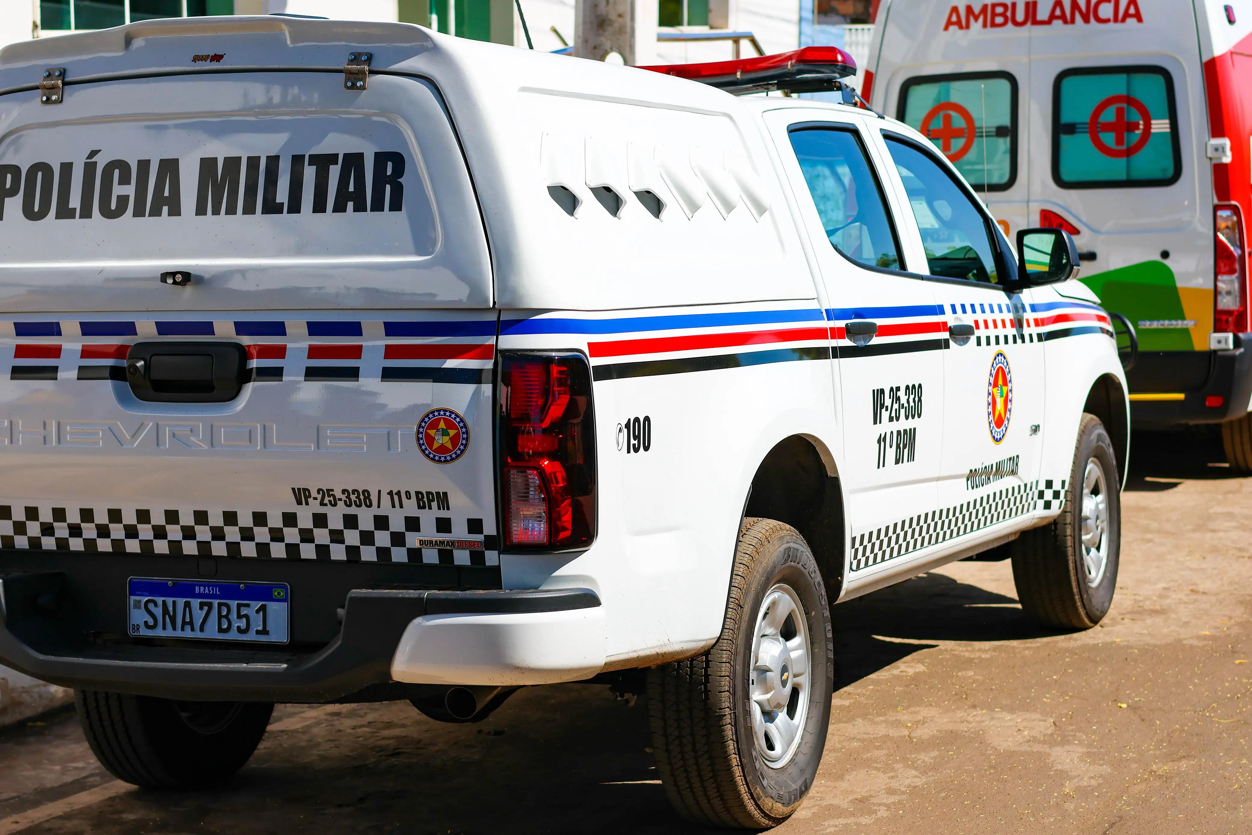 Foto 1 – Matões recebe nova viatura e ambulância em solenidade com autoridades