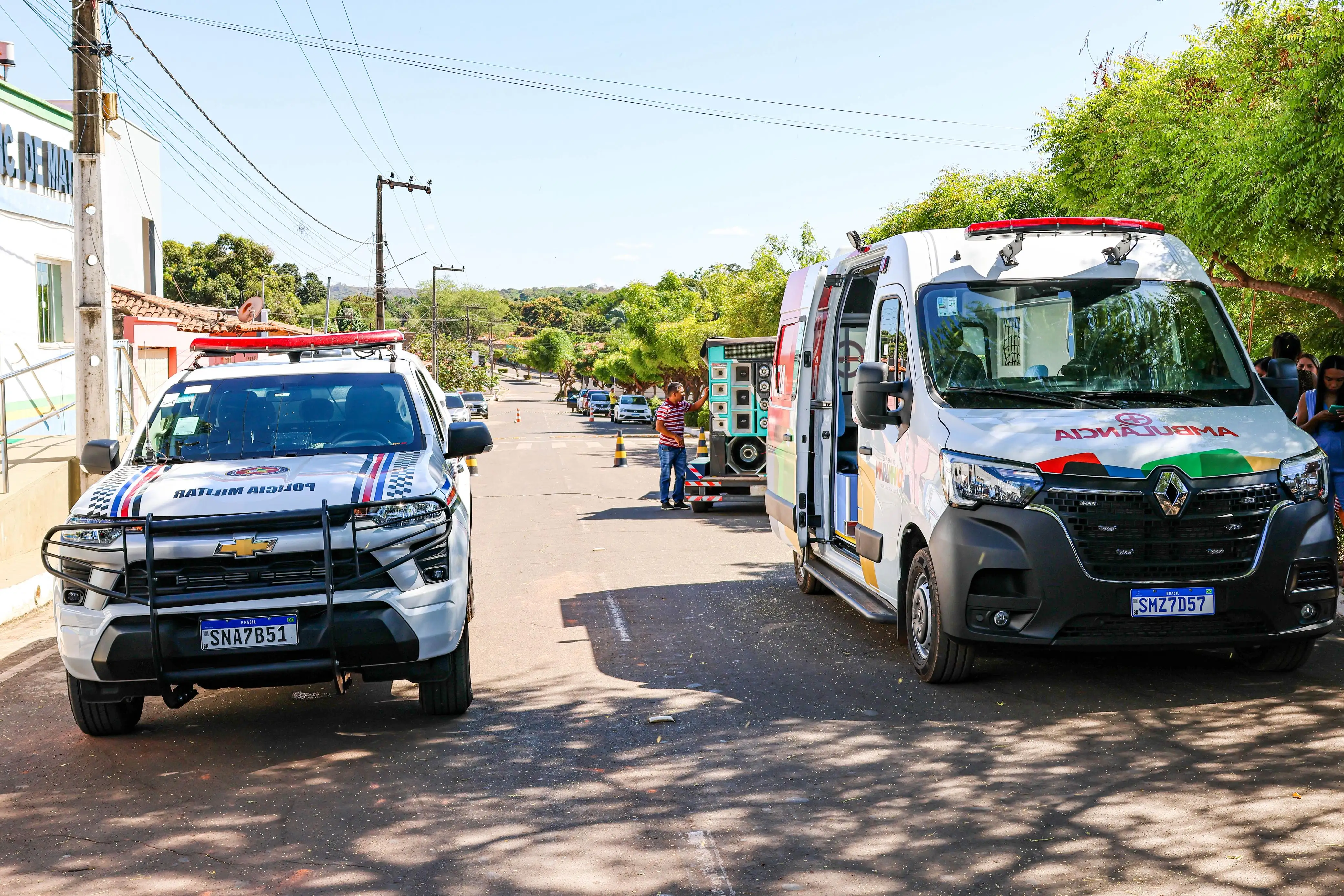 Foto 2 – Matões recebe nova viatura e ambulância em solenidade com autoridades